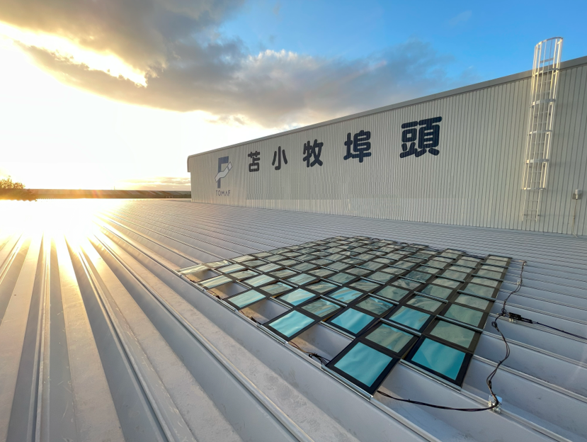 苫小牧埠頭株式会社様 ―港湾物流施設の屋根と壁に―のリンク